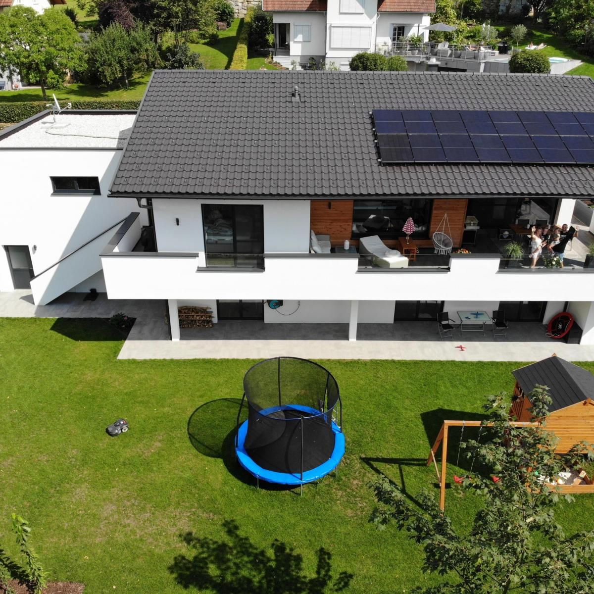 Neubau im schönen Brunnenthal mit Flachdachabdichtungen mit EPDM-Planen samt Spenglerarbeiten Neubau im schönen Brunnenthal mit Flachdachabdichtungen mit EPDM-Planen samt Spenglerarbeiten